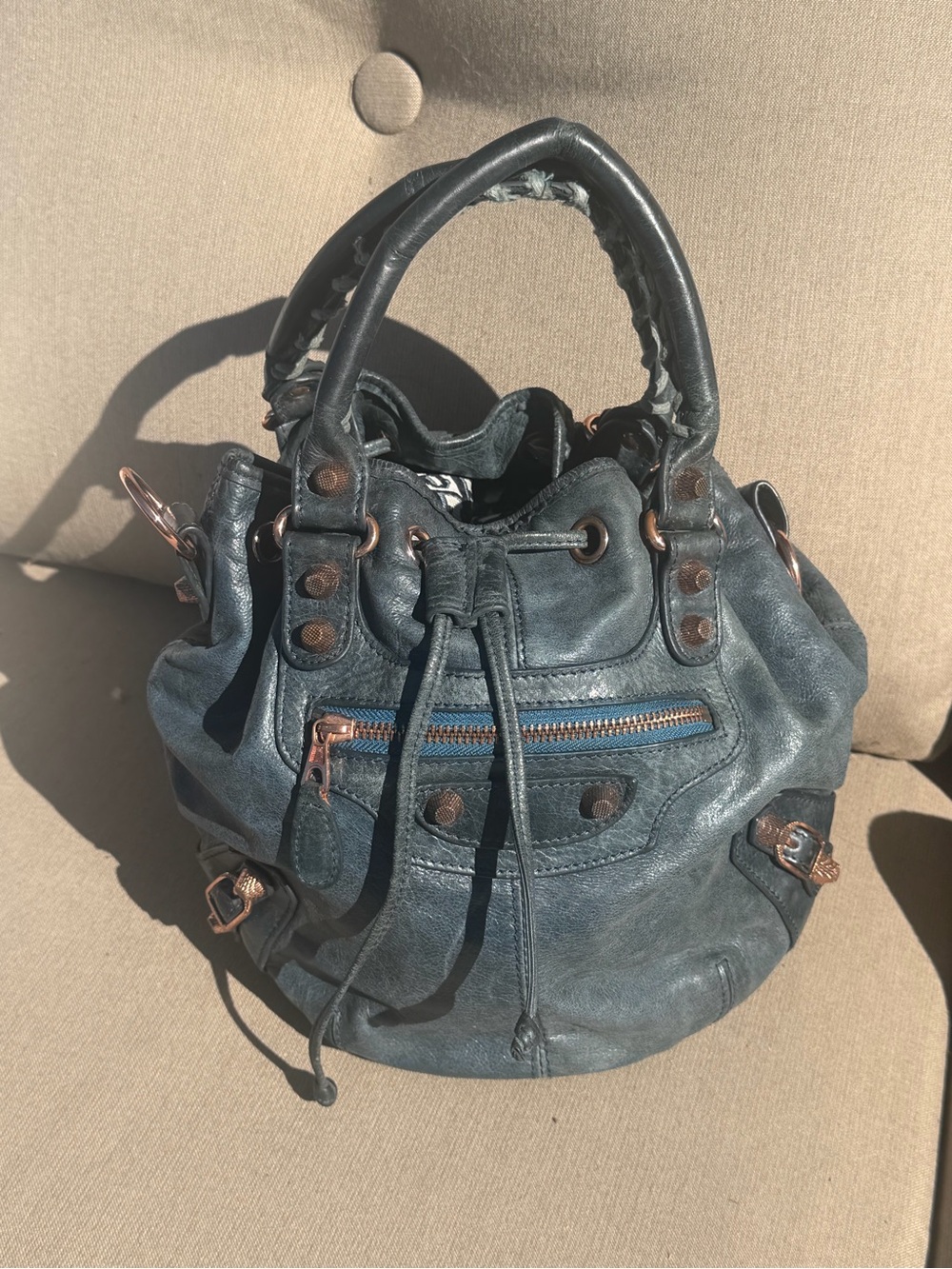 Motorcross Pompom bag size medium
